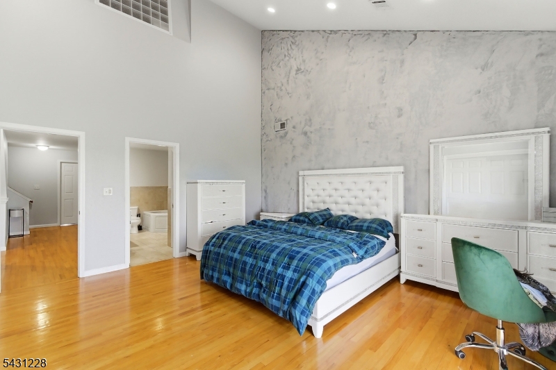 Riverfront Residences - Residential