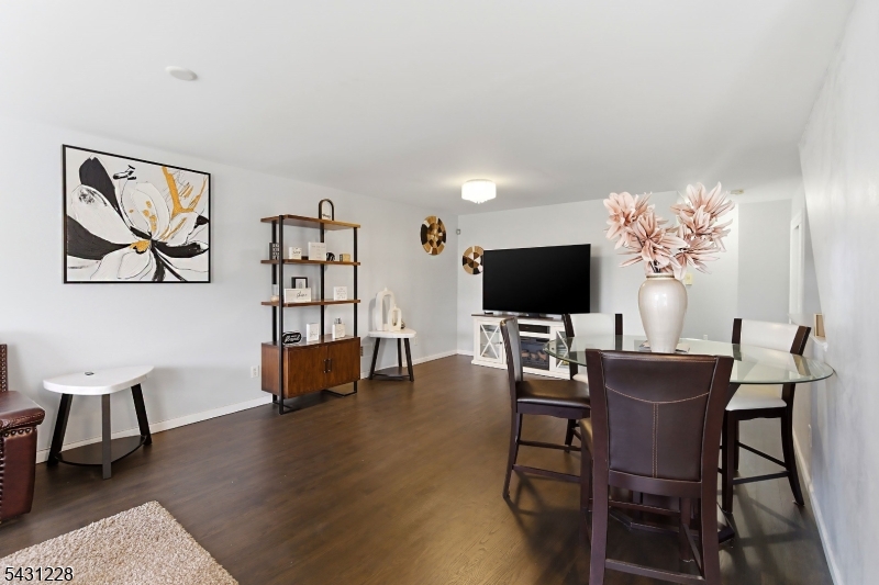 Riverfront Residences - Residential