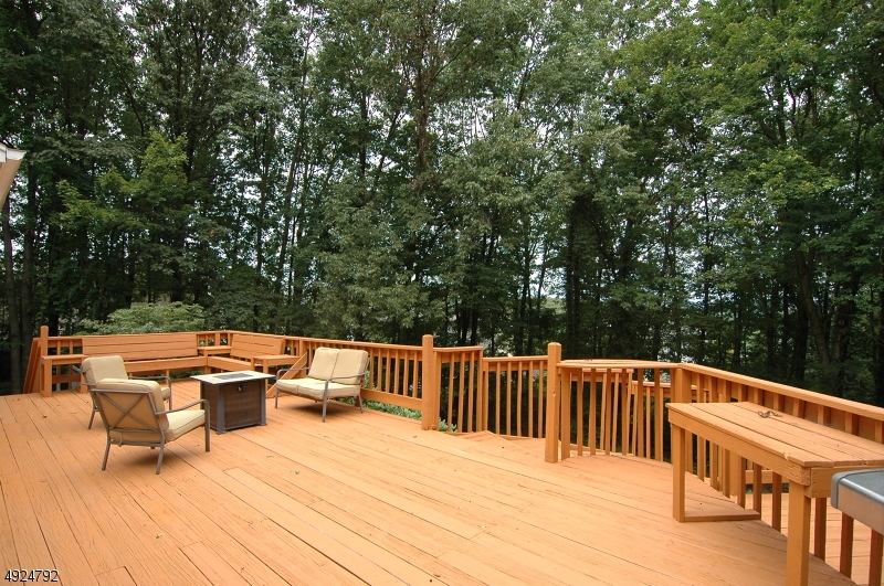MOONEY MOUNTAIN - Residential