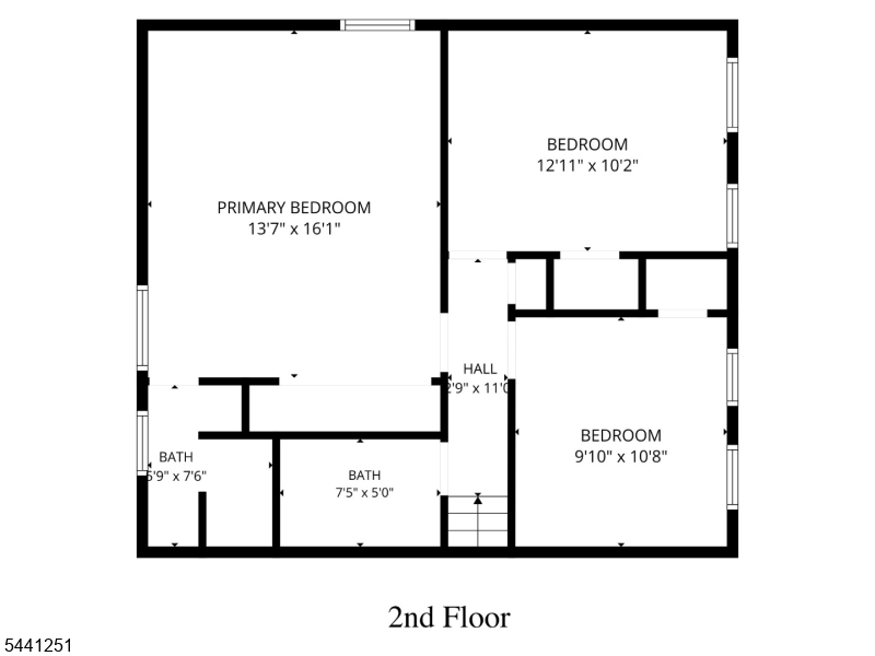 Main image without alt text