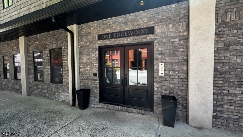 Bright & Well-Maintained 2nd floor 1-Bedroom Apartment, Prime Bloomfield Location. This 1-bedroom apartment offers a clean, functional layout in a well-maintained building. Features include a spacious living room, modern kitchen, generous bedroom, and abundant natural light and hardwood floors throughout. Laundry is in-unit, and off-street parking for one vehicle is included. Located on the Glen Ridge border, close to parks, shops, restaurants, and everyday conveniences. Just 1 block to the train station with direct train and bus service to NYC ideal for commuters. Available 7/1.