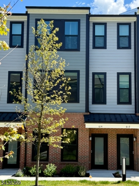 Scarlet Place - Residential Lease