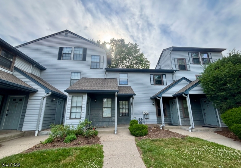 Woodbridge Commons - Residential