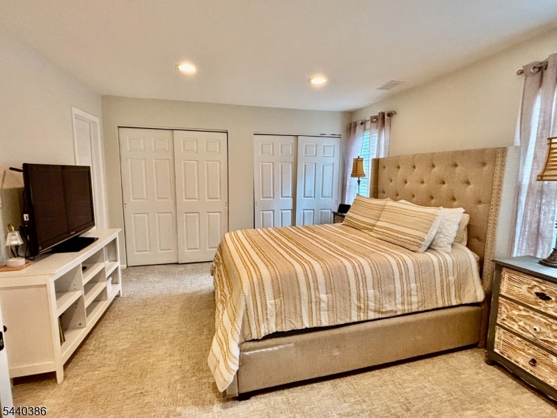 Woodbridge Commons - Residential