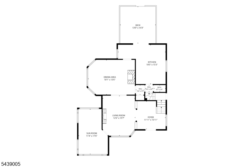 Main image without alt text