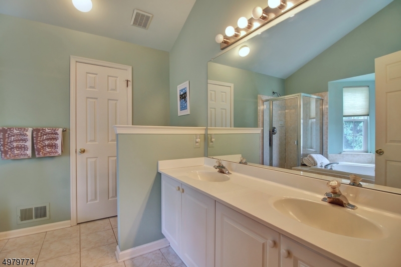 Hamilton Crest - Residential Lease