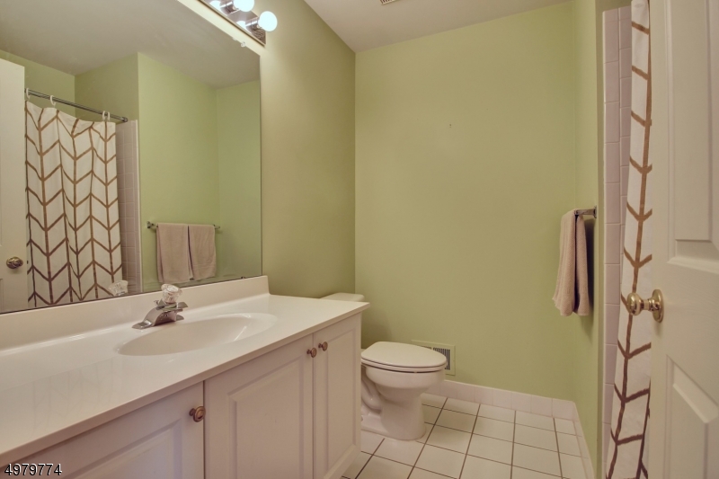 Hamilton Crest - Residential Lease