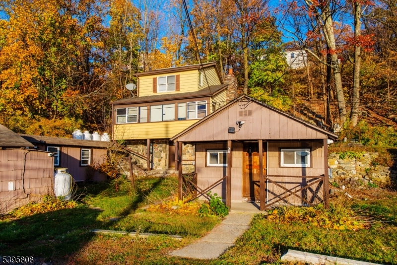 LAKE HOPATCONG PROSPECT POI - Land