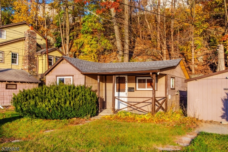 LAKE HOPATCONG PROSPECT POI - Land