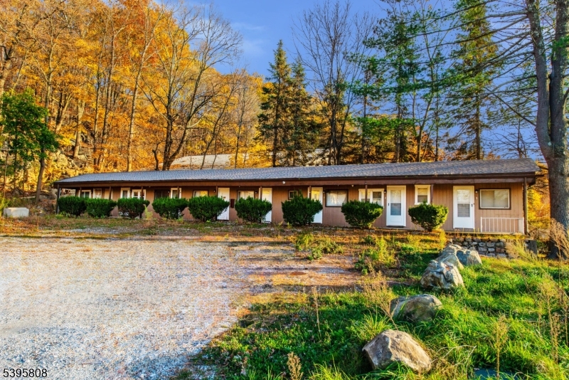LAKE HOPATCONG PROSPECT POI - Land