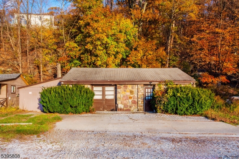 LAKE HOPATCONG PROSPECT POI - Land