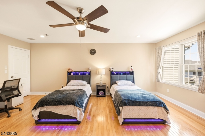 Mazdabrook Commons - Residential