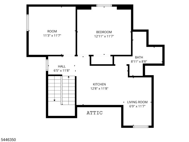 Main image without alt text