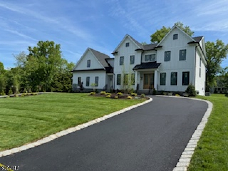Beautiful NEW CONSTRUCTION 6 bed 5.1 Custom Colonial in Prestigious Riker Hill. BRIGHT kitchen with Waterfall Quartz countertops and Thermador appliances. Features hardwood floors throughout, Custom trim details, Custom California closets, smart home features and security system.