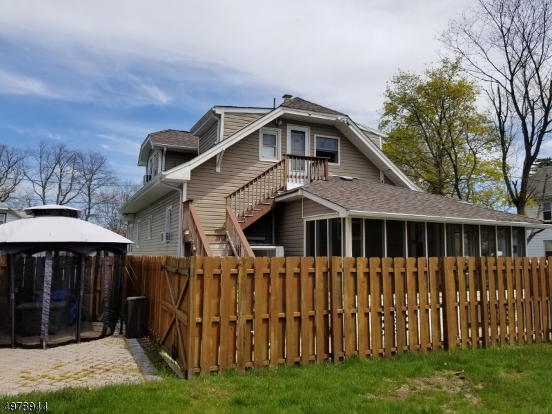 IN TOWN - Residential Income