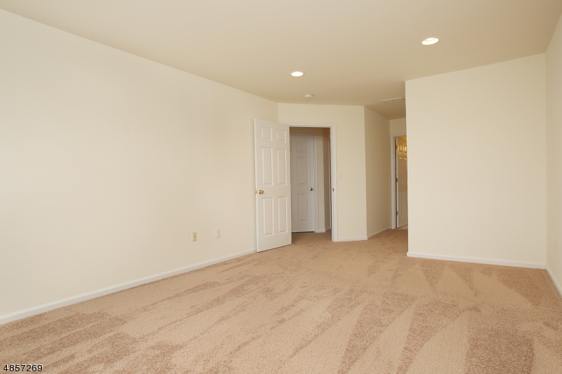 Glenmont Commons - Residential