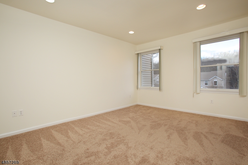 Glenmont Commons - Residential