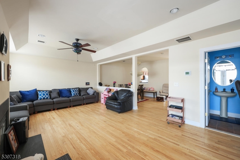 COMMUTERS DREAM BEAUTIFULLY REMODELED & UPGRADED 3 BD, 2.2 BATHS TOWNHOME IN THE RIVERWALK COMMUNITY MINUTES FROM MANHATTAN. Features include new kitchen with cabinets, granite countertop, stainless steel professional appliances, dishwasher and The foyer soars 3 stories. Living room with open concept and California corners, Custom Fireplace, Gleaming hardwood floors, base molding and recessed lighting. Large Master bedroom suite with beautiful bath and walk-in closet. 2 additional bedrooms, home office, laundry and main bathroom completes the 2nd floor. The 3rd level loft is perfect for a guest room, exercise room, 4th bedroom family room or theater complete with a powder room.