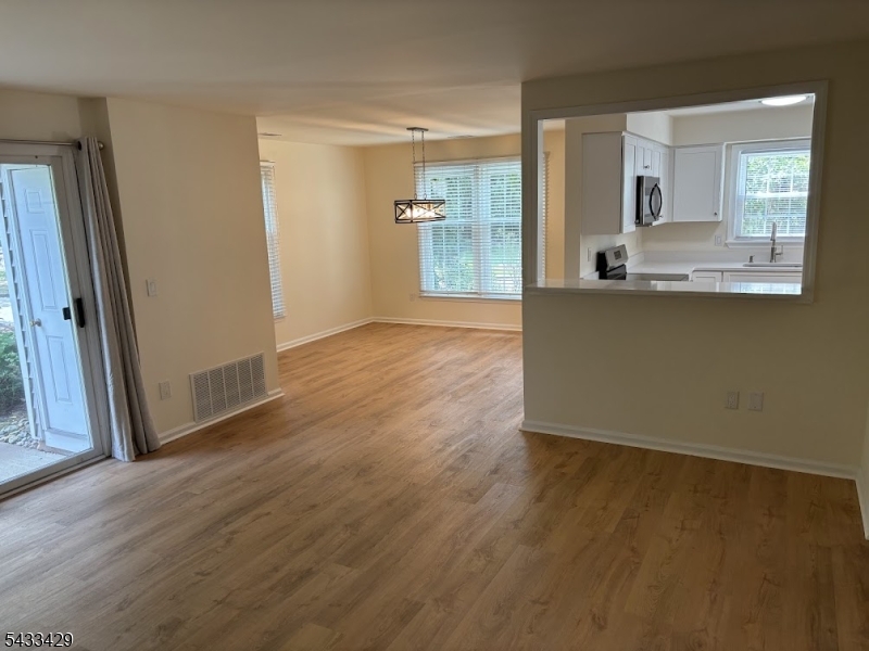 Hunters Crossing - Residential Lease