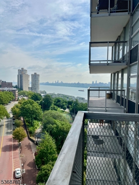 Tower West - Residential