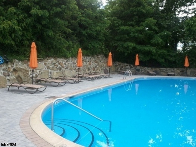 FOXWOOD - Residential