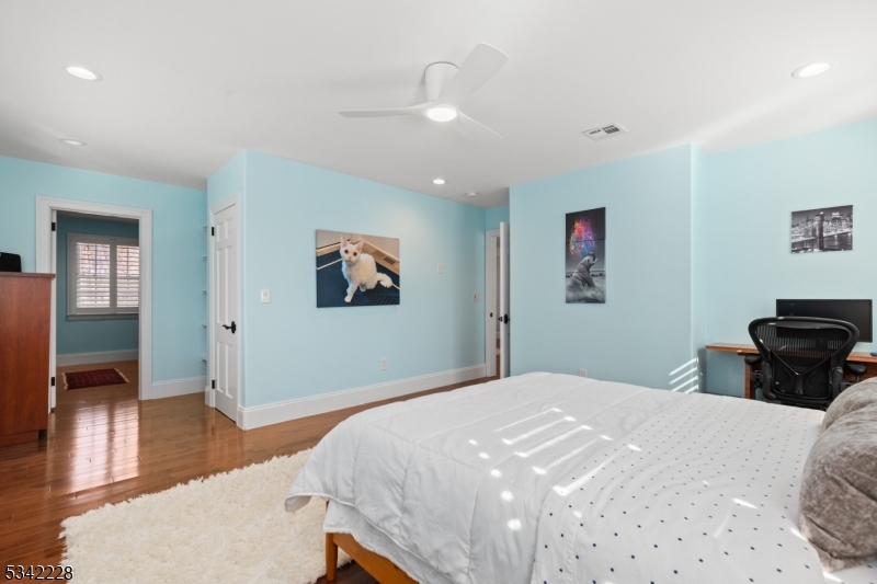 Washington Coner - Residential