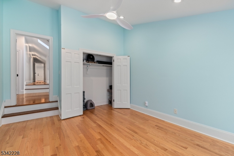 Washington Coner - Residential