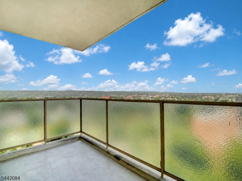Harrison Park Towers - Residential