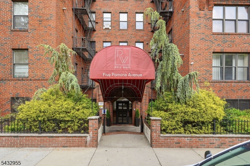 Parc West Condominium Assoc - Residential
