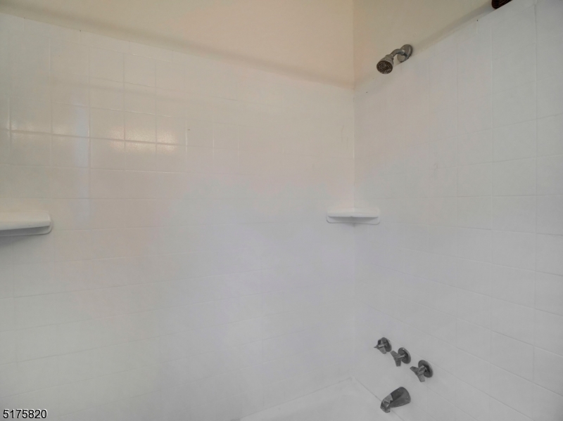 Mountain Club - Residential Lease