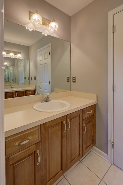WELLINGTON KNOLLS - Residential