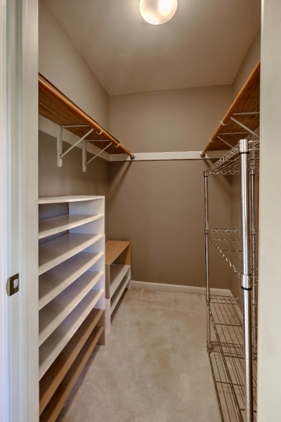 WELLINGTON KNOLLS - Residential
