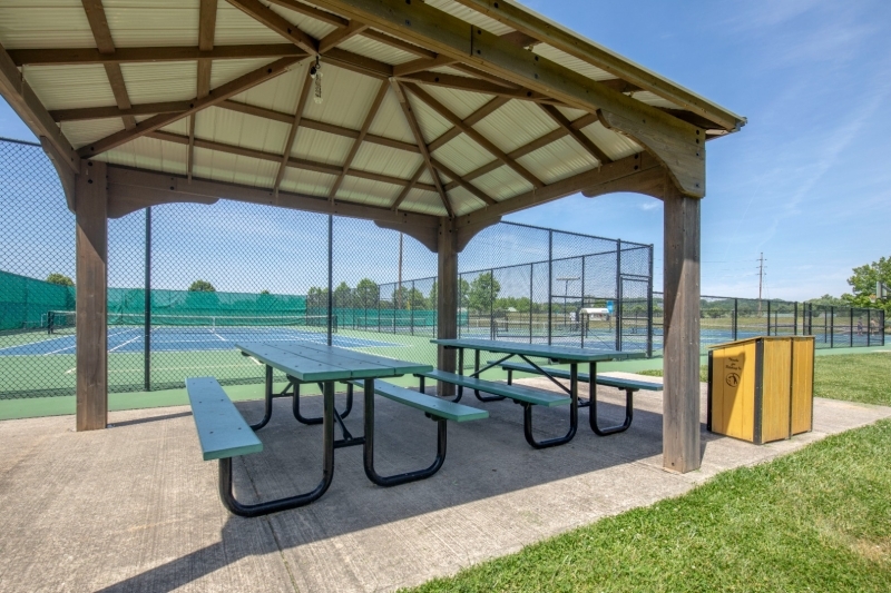 WELLINGTON KNOLLS - Residential