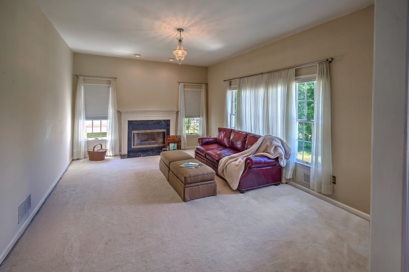 WELLINGTON KNOLLS - Residential