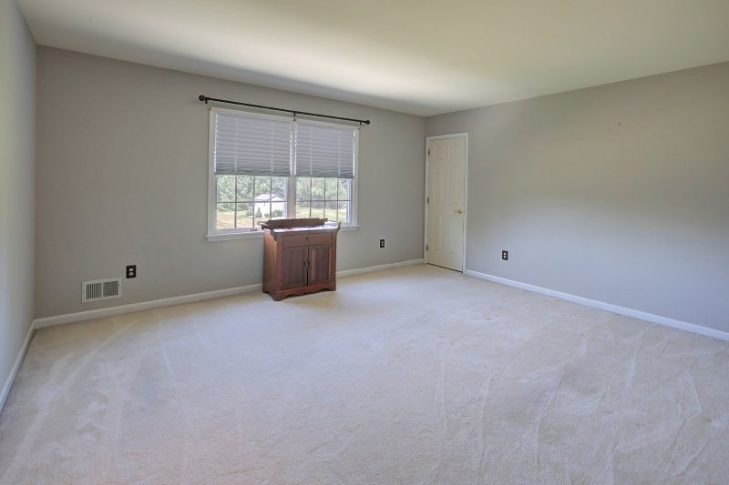 WELLINGTON KNOLLS - Residential