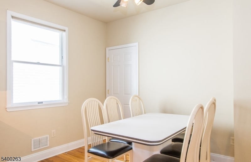 Apartment - Residential Lease