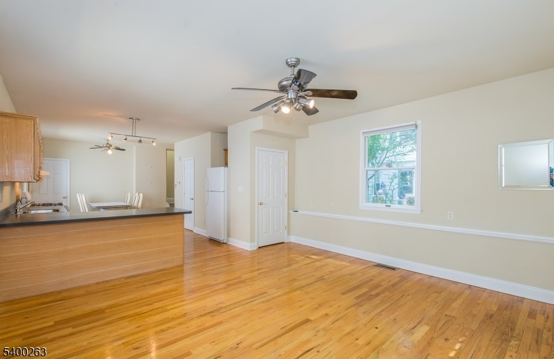 Apartment - Residential Lease
