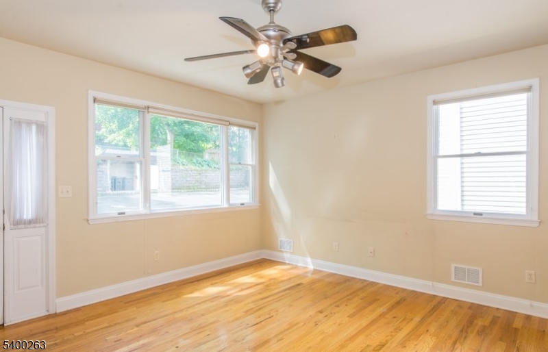 Apartment - Residential Lease