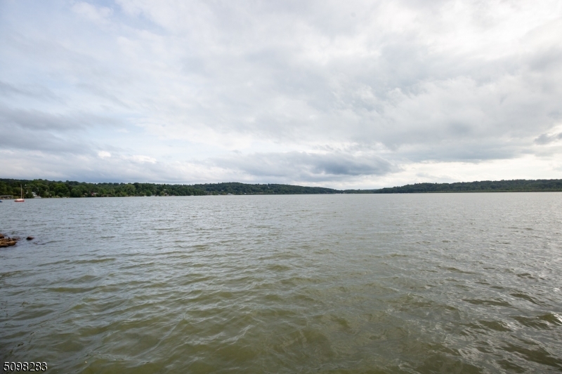 BUDD LAKE - Residential