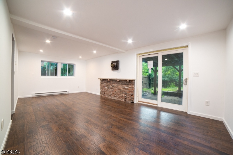 BUDD LAKE - Residential