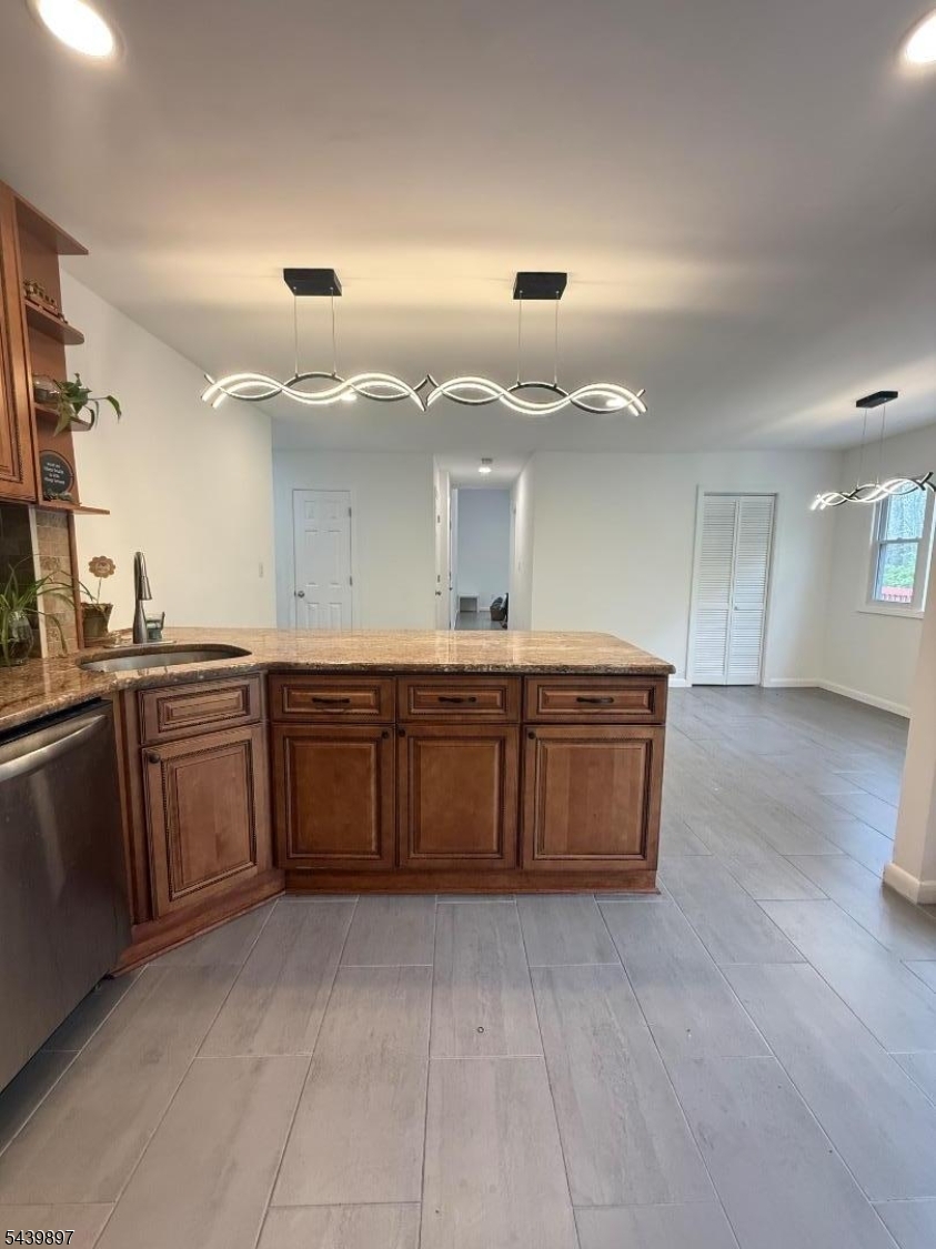 Barry Lakes - Residential