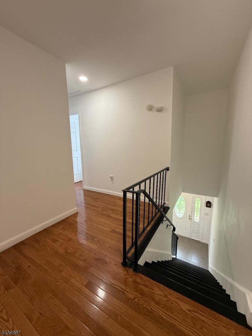 Barry Lakes - Residential