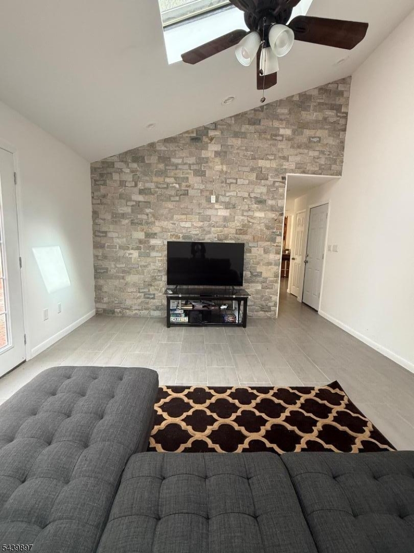 Barry Lakes - Residential