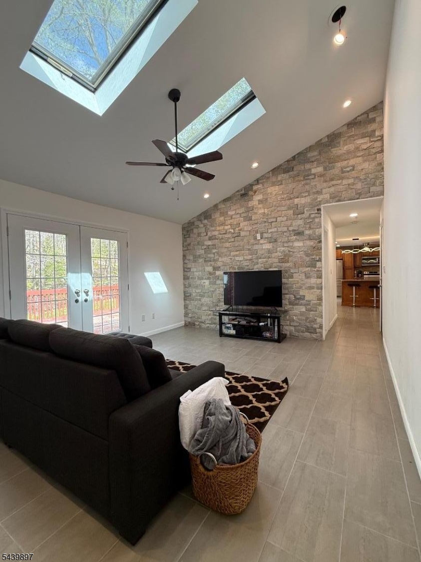 Barry Lakes - Residential