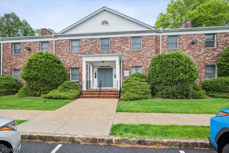 UNBELIEVABLE: 1,600 SF TURNKEY SECOND-FLOOR OFFICE CONDO LOCATED ON BUSY ROUTE 202 NEAR THE SOMERVILLE CIRCLE. CURRENTLY CONFIGURED AS A CREDIT UNION, THIS PROFESSIONAL OFFICE SPACE FEATURES A SPACIOUS RECEPTION AREA WITH TELLER WINDOWS, FOUR PRIVATE OFFICES, A LARGE CONFERENCE ROOM, AND AN EXPANSIVE OPEN WORKSPACE WITH KITCHENETTE. CONVENIENTLY LOCATED WITH EASY ACCESS TO ROUTES 22, 28, 202/206, I-287, AND I-78.