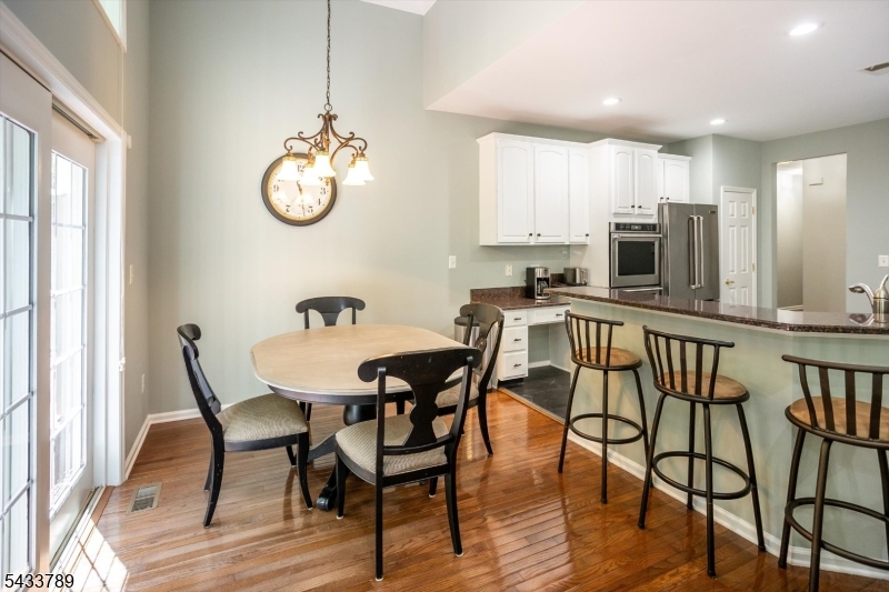 Four Seasons - Residential