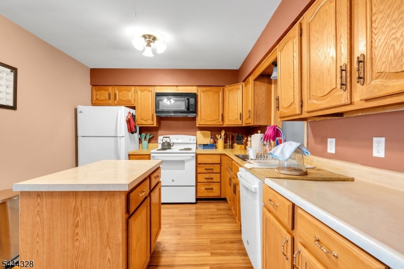 White Meadow Lake - Residential