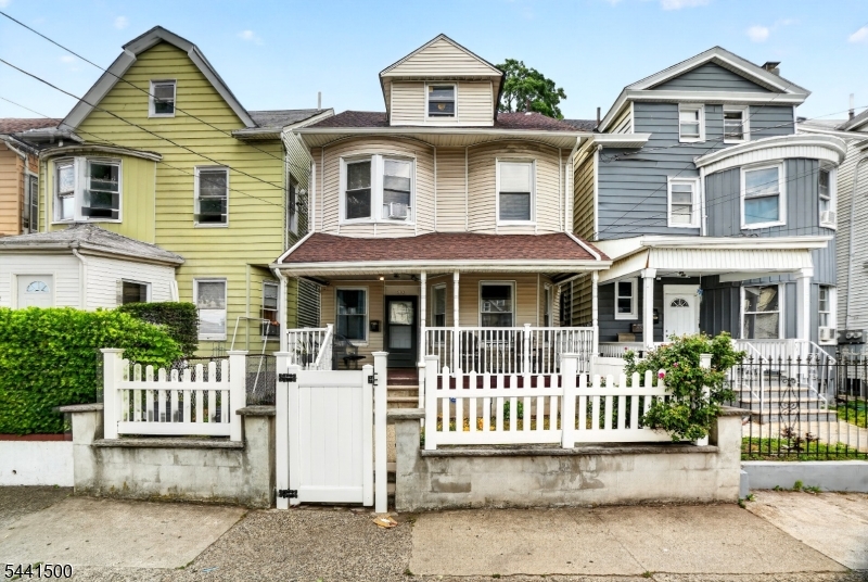 Welcome to this move-in ready single-family home in Paterson! This well-maintained residence offers 4 bedrooms and 1 full bathroom with a functional layout perfect for comfortable living. Featuring spacious rooms, plenty of natural light, and the opportunity to make this home your own, this property is ready for its next owner. Conveniently located near shopping, dining, transportation, schools, and major highways. A great opportunity for first-time buyers or those looking for a spacious home in a convenient location.