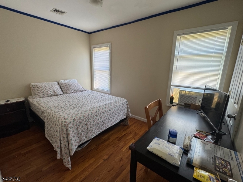 Weequahic section - Residential Income