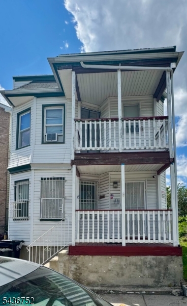 Weequahic section - Residential Income